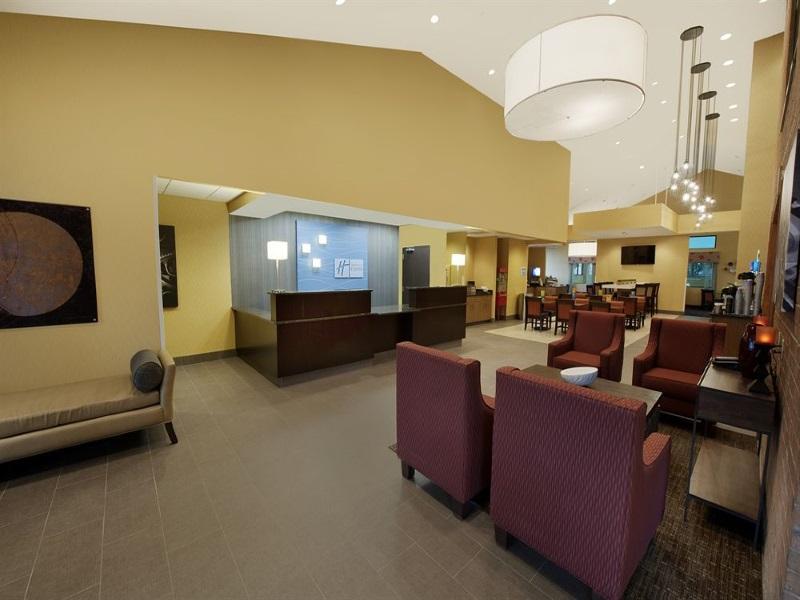Holiday Inn Express Fredericksburg - Southpoint By Ihg Exterior foto